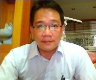 性格: 当你喜欢我的时候,我不喜欢你, 当你爱上我的时候,我喜欢上你, 当你离开我的时候,我却爱上你, 是你走得太快,还是我跟不上你的脚步, 我们错过了诺亚方舟,错过了泰坦尼克号, 错过了一切的惊险与不惊险,我们还要继续错过。 我不了解我的寂寞来自何方,但我真的感到寂寞。 你也寂寞,世界上每个人都寂寞,只是大家的寂寞都不同吧。 够了,结束吧,这不自觉的落魄、、、、、、、!! 工作: 在广东创业20多年,现在也算小有成绩,家里没什么大事,小孩都已经成家,她们有他们的