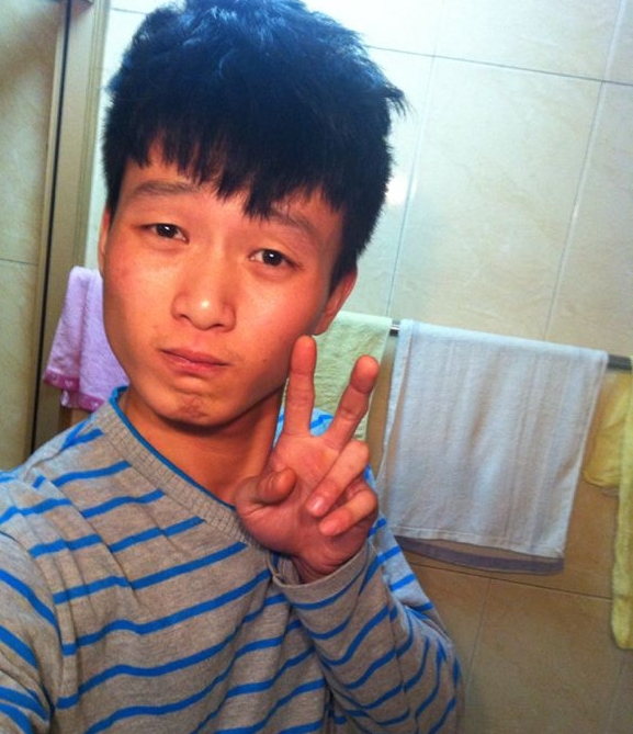 正儿八经小青年