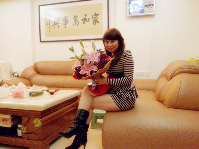 52岁离异女征婚照片(id:68083926)_广东汕头征婚交友_珍爱网