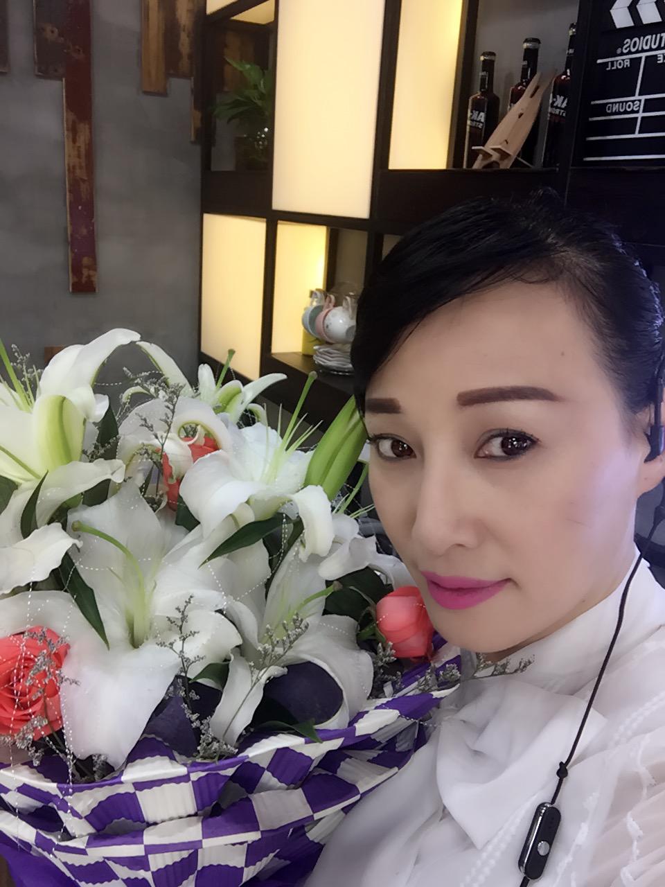 39岁离异女征婚照片(id:68299380)_上海征婚交友_珍爱网