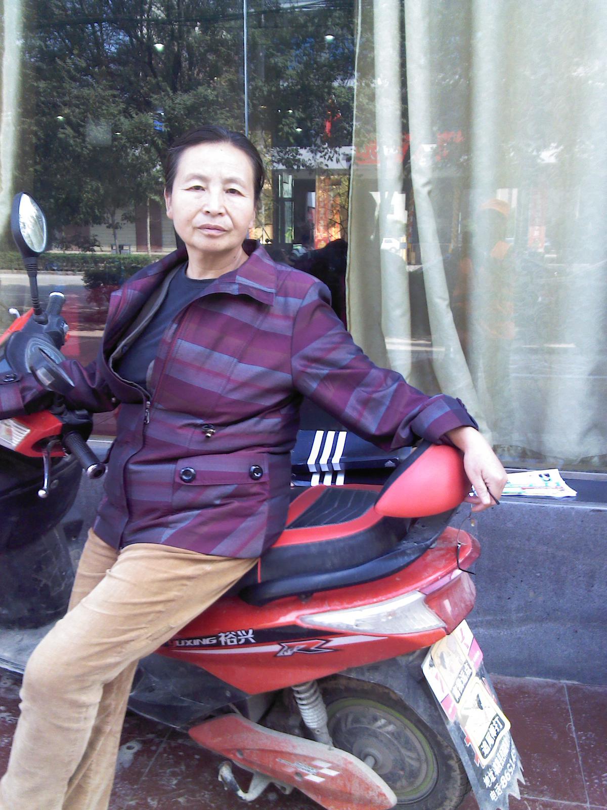 59岁离异女征婚照片(id:72301284)_陕西西安征婚交友_珍爱网