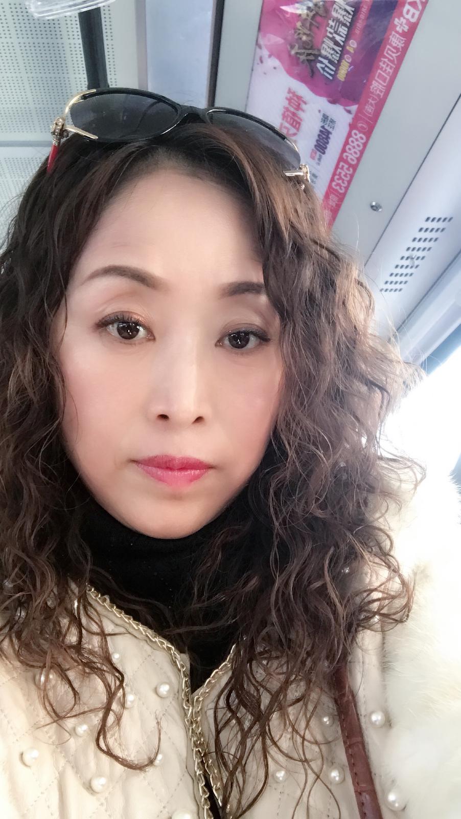 46岁离异女征婚照片(id:102199644)