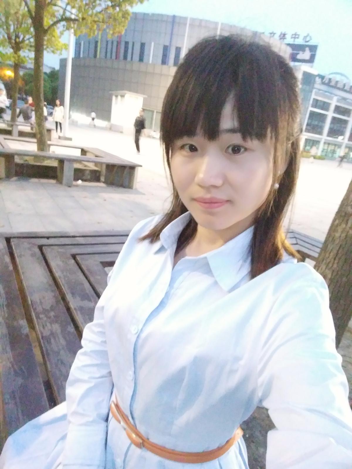 28岁离异女征婚照片(id:103868538)