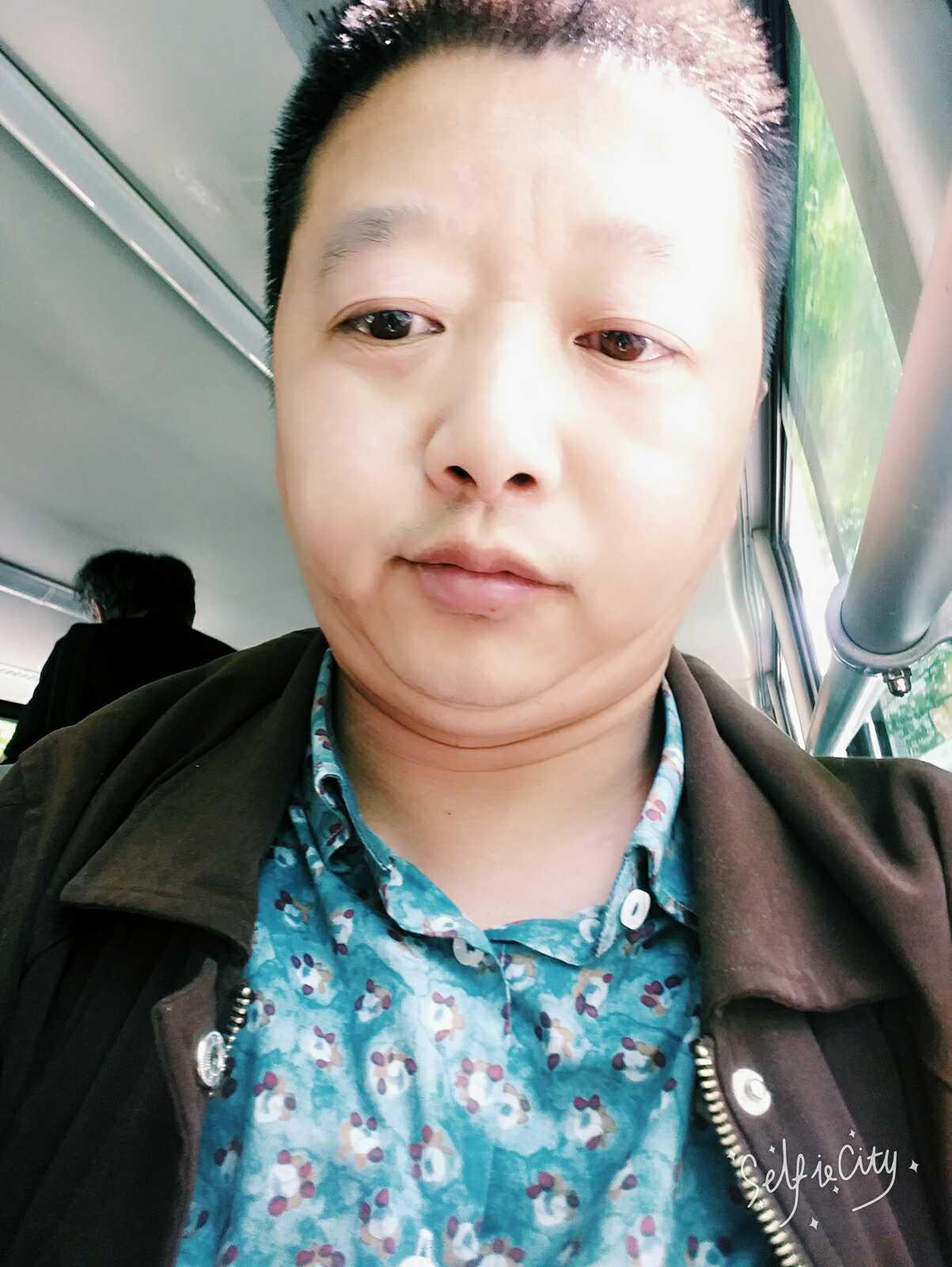 38岁离异男征婚照片(id:105141738)