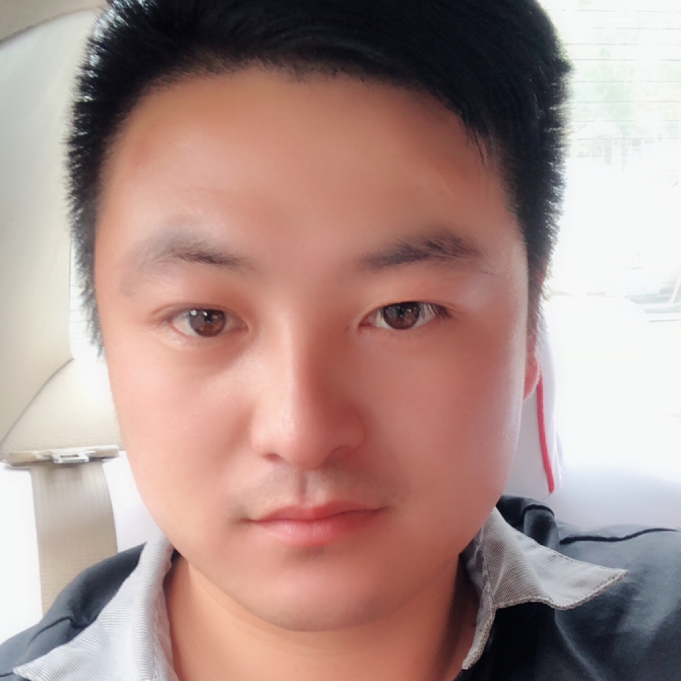 李侠